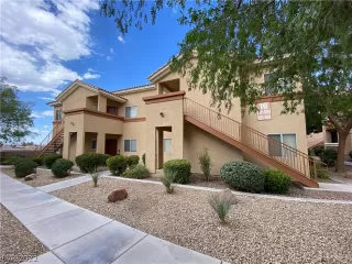 Photo #3: 2418486 Listing 