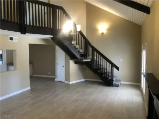 Photo #1: 2418489 Listing 