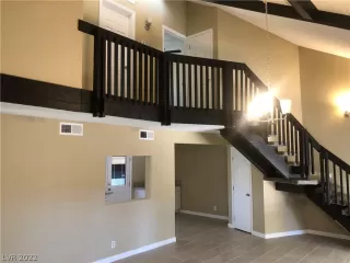 Photo #4: 2418489 Listing 