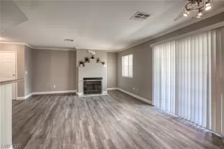 Photo #3: 2418532 Listing