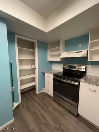 Photo #2: 2418545 Listing 