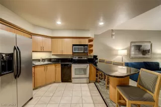 Photo #2: 2418567 Listing