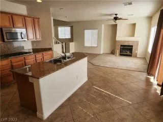 Photo #6: 2418607 Listing 