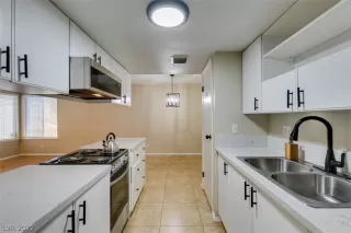 Photo #1: 2418621 Listing 