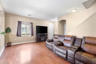 Photo #5: 2418644 Listing 