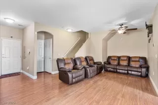 Photo #6: 2418644 Listing 