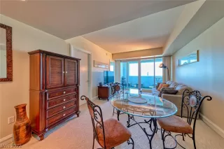 Photo #5: 2418645 Listing