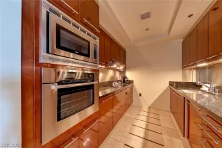 Photo #6: 2418645 Listing