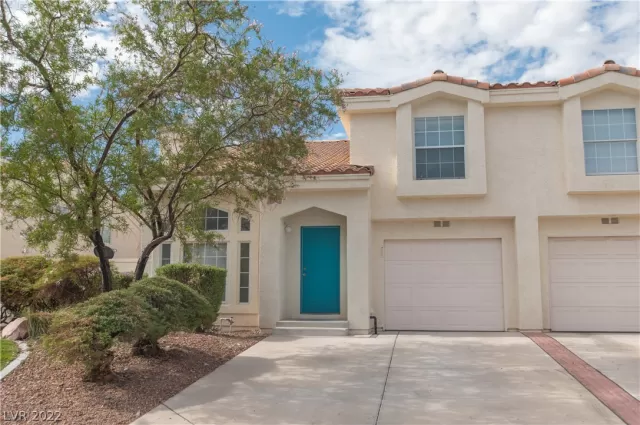 MLS: 2418658 Condo For Sale