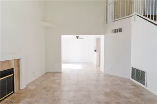 Photo #4: 2418658 Listing 