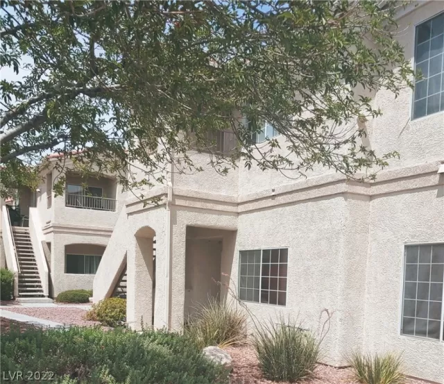 MLS: 2418661 Condo For Sale