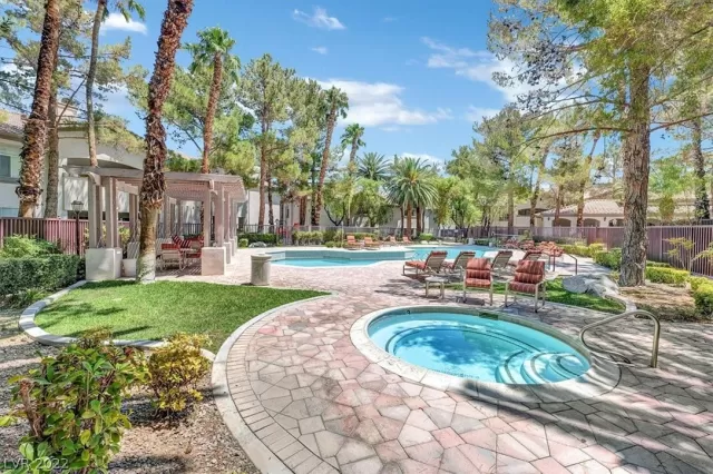 MLS: 2418664 Condo For Sale