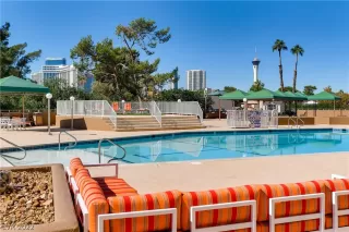 Photo #3: 2418669 Listing 