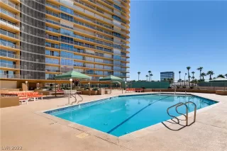 Photo #4: 2418669 Listing 