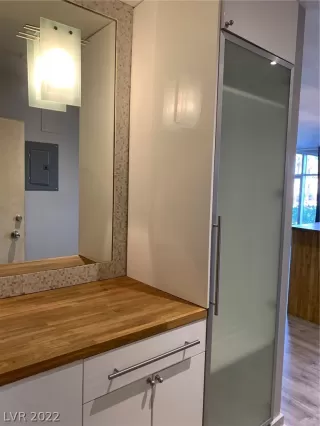 Photo #6: 2418669 Listing 