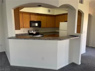 Photo #3: 2418676 Listing 