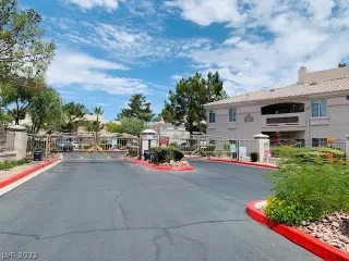 Photo #2: 2418686 Listing 