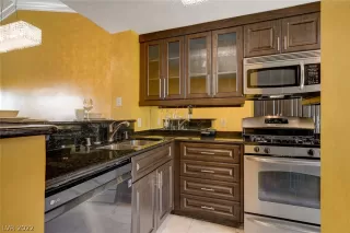 Photo #1: 2418694 Listing