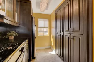 Photo #2: 2418694 Listing