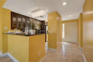 Photo #3: 2418694 Listing