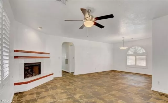 MLS: 2418697 Condo For Sale