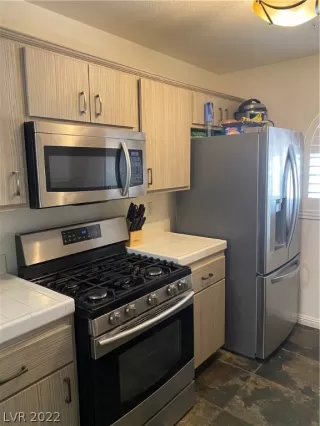 Photo #6: 2418697 Listing