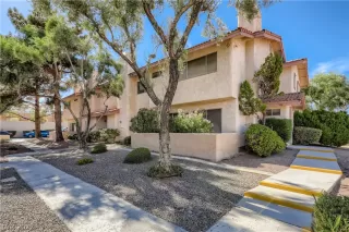Photo #1: 2418733 Listing
