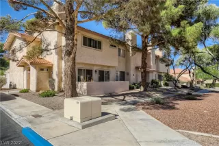 Photo #2: 2418733 Listing