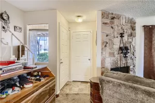 Photo #4: 2418733 Listing