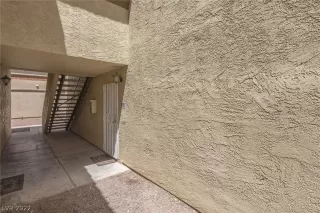 Photo #1: 2418740 Listing