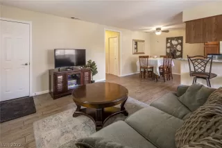 Photo #2: 2418740 Listing