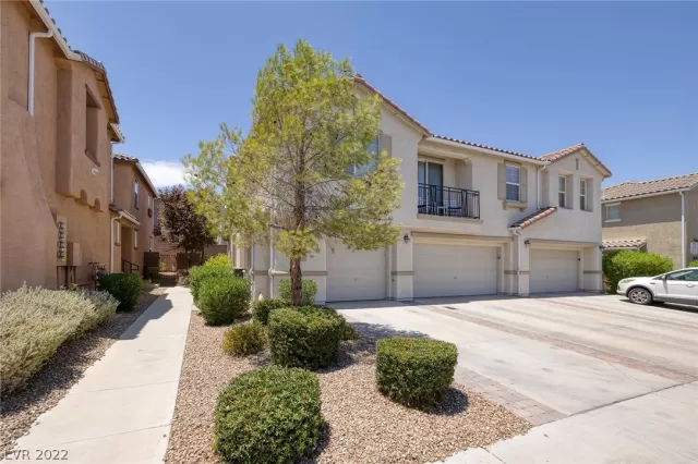 MLS: 2418749 Condo For Sale