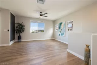 Photo #5: 2418749 Listing 