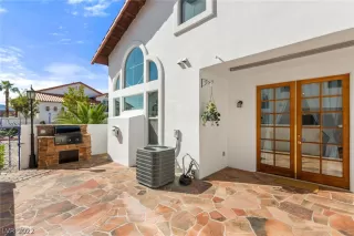 Photo #3: 2418771 Listing