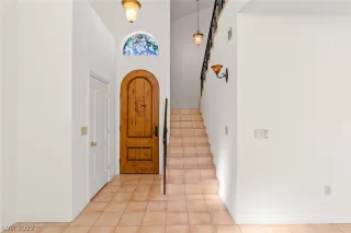 Photo #5: 2418771 Listing