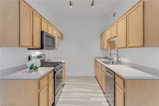 Photo #6: 2418806 Listing 