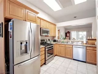 Photo #2: 2418830 Listing