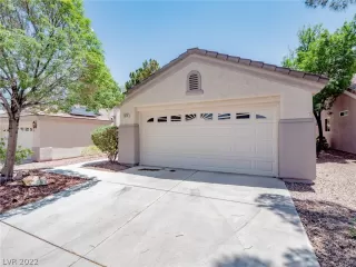 Photo #4: 2418830 Listing