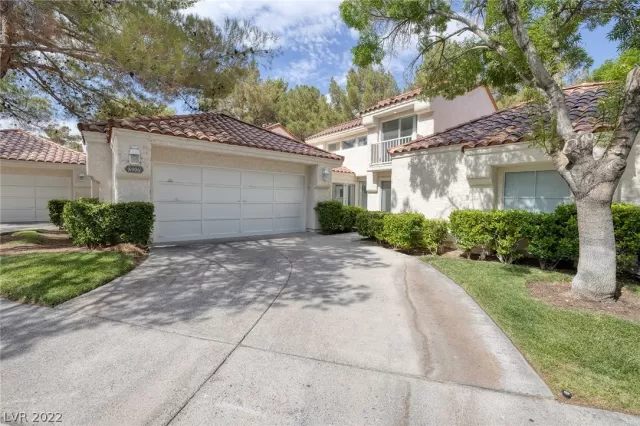 MLS: 2418841 Condo For Sale