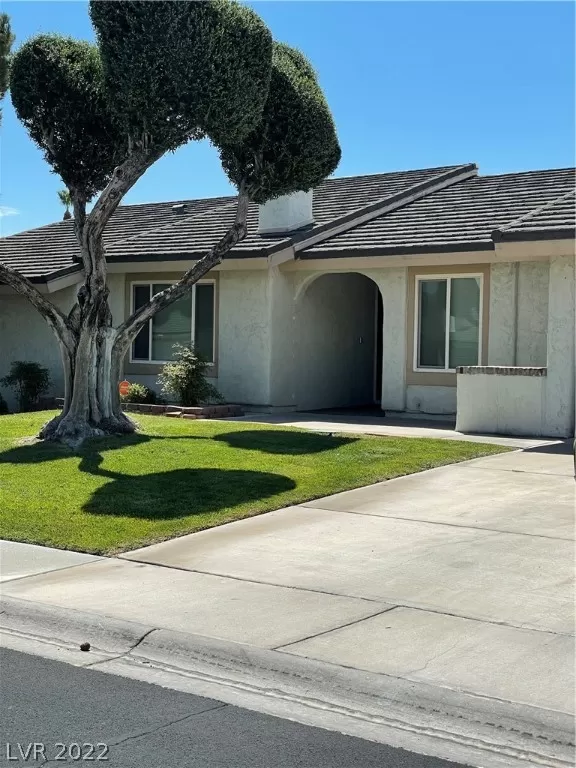 MLS: 2418844 Condo For Sale