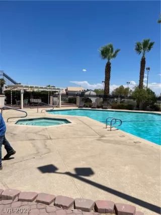 Photo #4: 2418844 Listing 