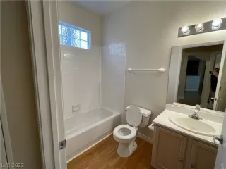 Photo #5: 2418847 Listing 