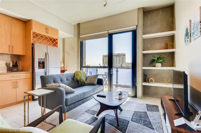 MLS: 2418862 Condo For Sale