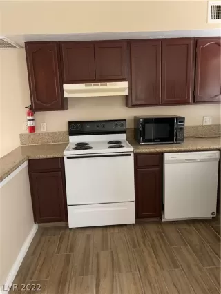 Photo #2: 2418880 Listing 