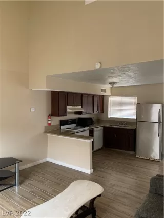 Photo #6: 2418880 Listing 
