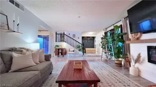 Photo #5: 2418881 Listing