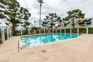 Photo #2: 2418901 Listing