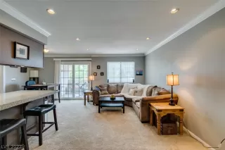 Photo #4: 2418901 Listing