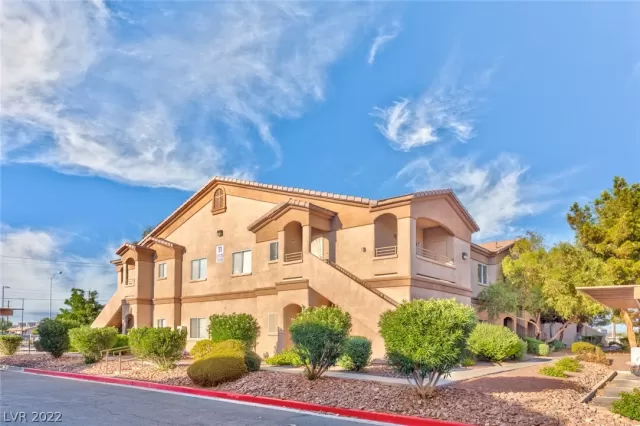 MLS: 2418909 Condo For Sale