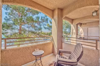 Photo #2: 2418909 Listing